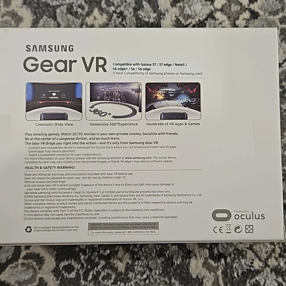 NEW! Samsung VR NEW in box!